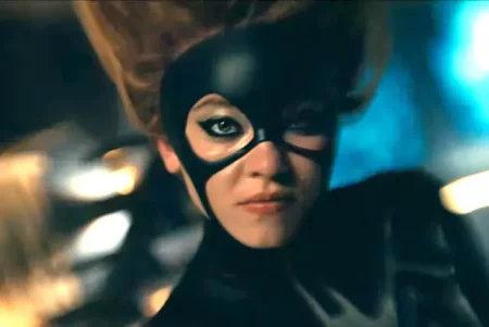 Madame Web-трейлерінде Сидни Суини жаңа Marvel фильмі үшін қара Spidey костюмінде көрсетіледі.